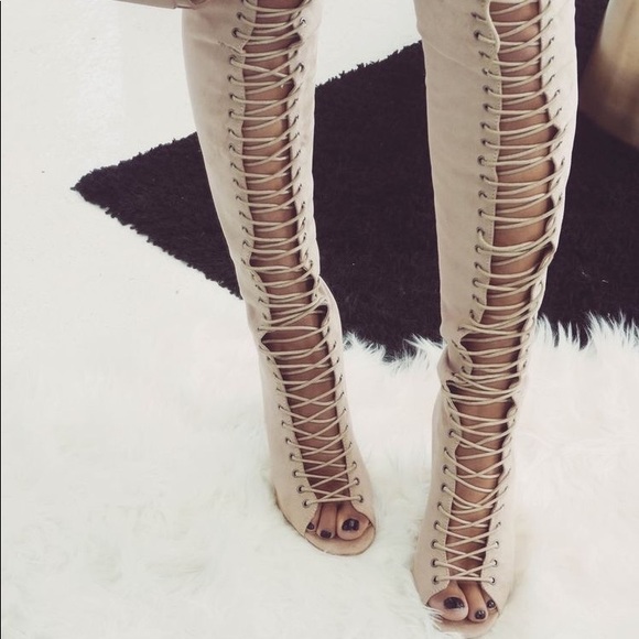 Boutique Shoes - Perfect Nude Lace Up Chunky Heel Knee High Boots